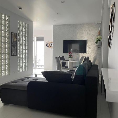 Luxury Westpark 2-Room Apartment Lakeview W5 Bucureşti Eksteriør bilde