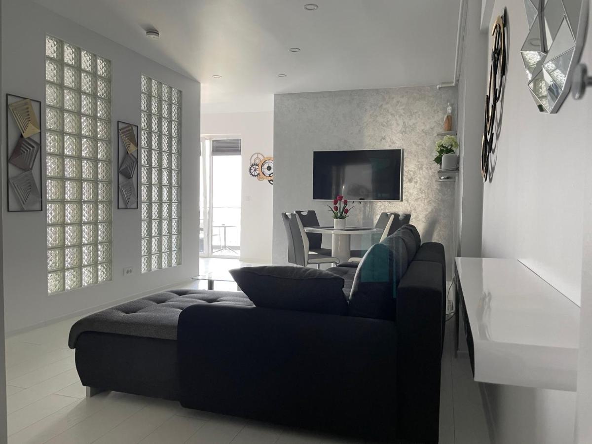 Luxury Westpark 2-Room Apartment Lakeview W5 Bucureşti Eksteriør bilde