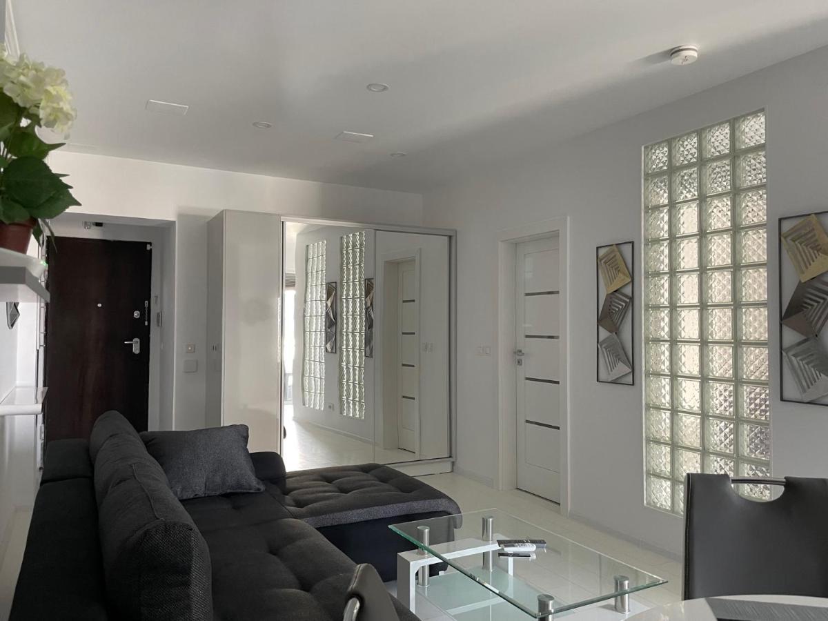 Luxury Westpark 2-Room Apartment Lakeview W5 Bucureşti Eksteriør bilde