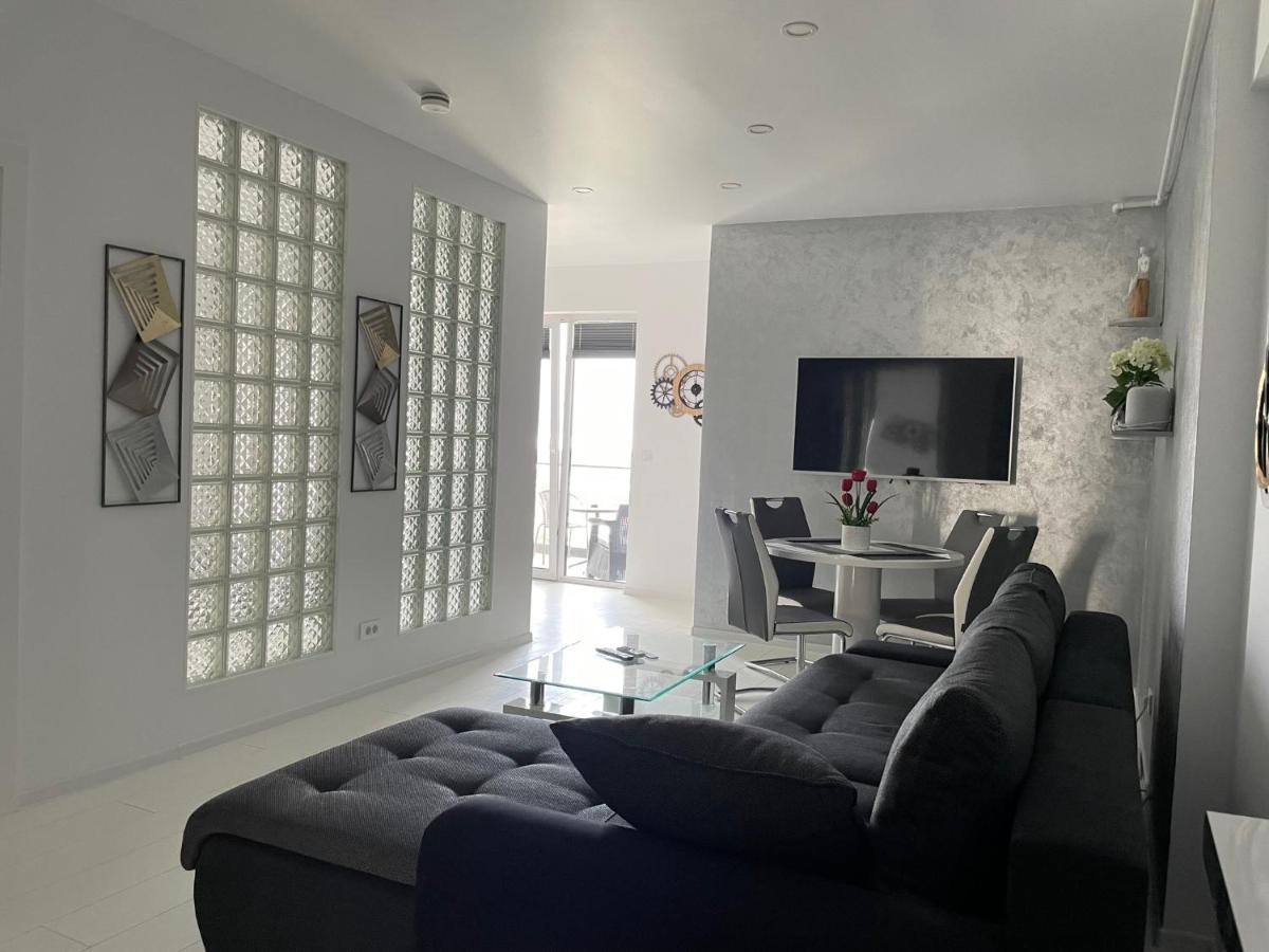 Luxury Westpark 2-Room Apartment Lakeview W5 Bucureşti Eksteriør bilde